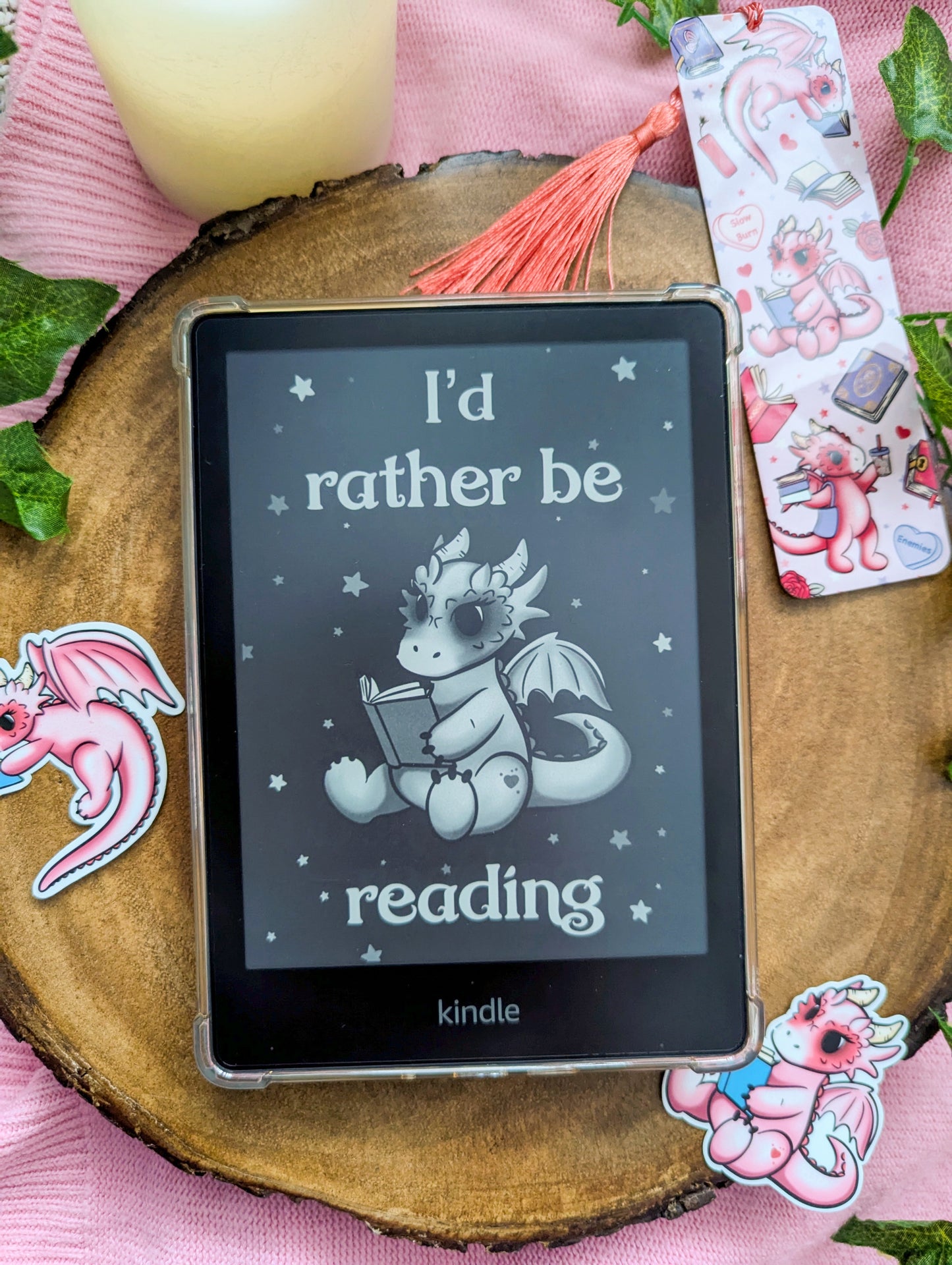 Sitting Dragon E-Reader Wallpaper