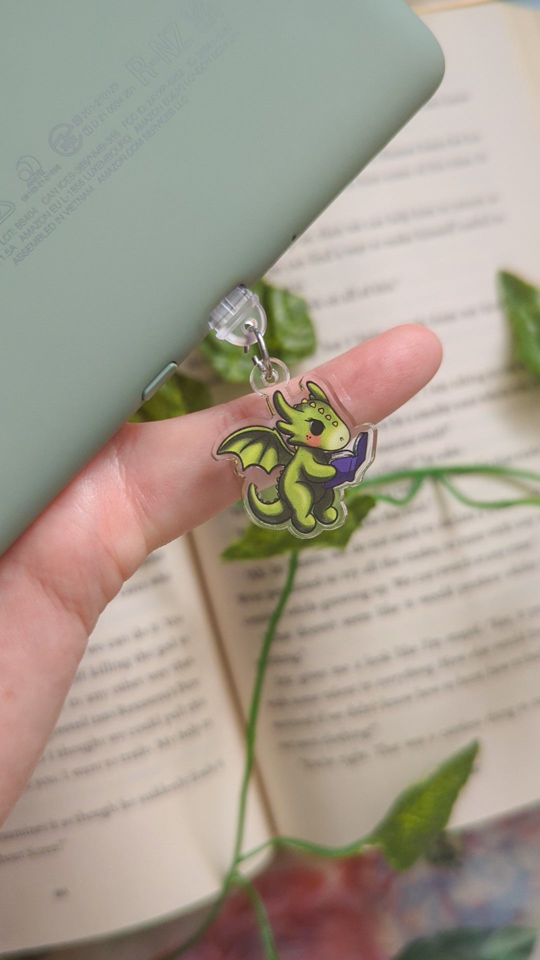 Flying Dragon Companion Kindle/Phone Charm