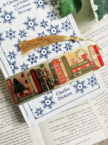 Winter Festive Bookshelf Metalmark